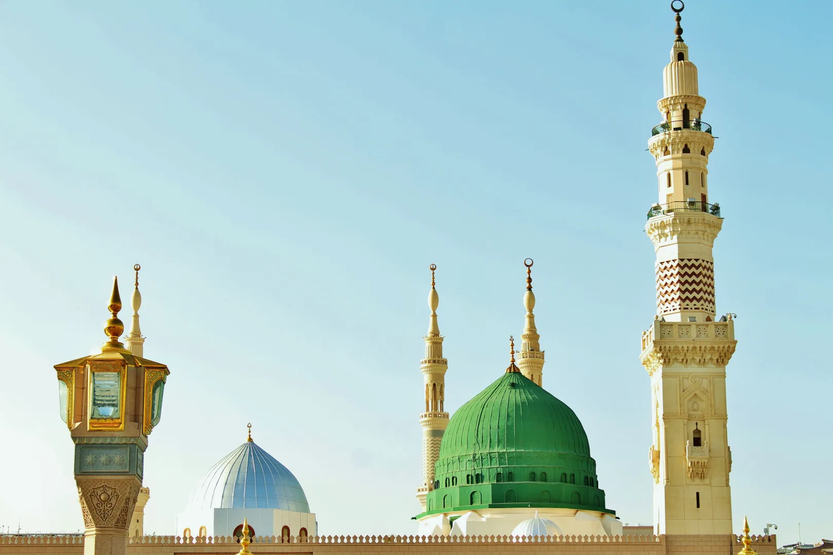 رحلة الرياض إلى المدينة المنورة كل خميس